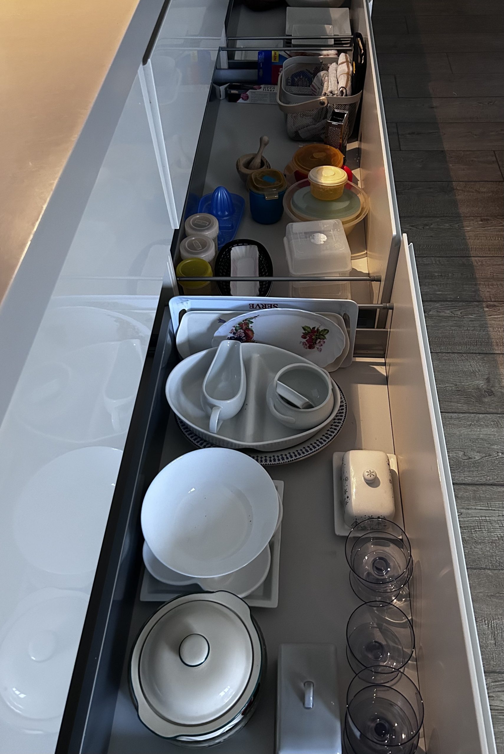 House-moves are a stressful time for everyone. Across Sheffield and South Yorkshire people are using The Sort and Style Booth to help them declutter and stage before moving, and unpack and set up their new homes. Is that what you need?